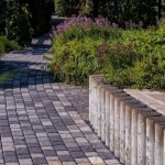 Rollstuhlgerechte Gartenwege planen: So wird Ihr Garten barrierefrei, sicher und wunderschön