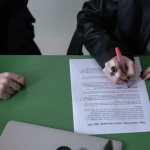 Reservierungsvereinbarung richtig prüfen: Die wichtigsten Tipps für eine sichere Entscheidung